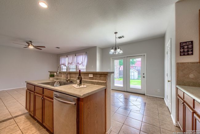 112 Springtree Bnd, House other with 4 bedrooms, 3 bathrooms and null parking in Cibolo TX | Image 11