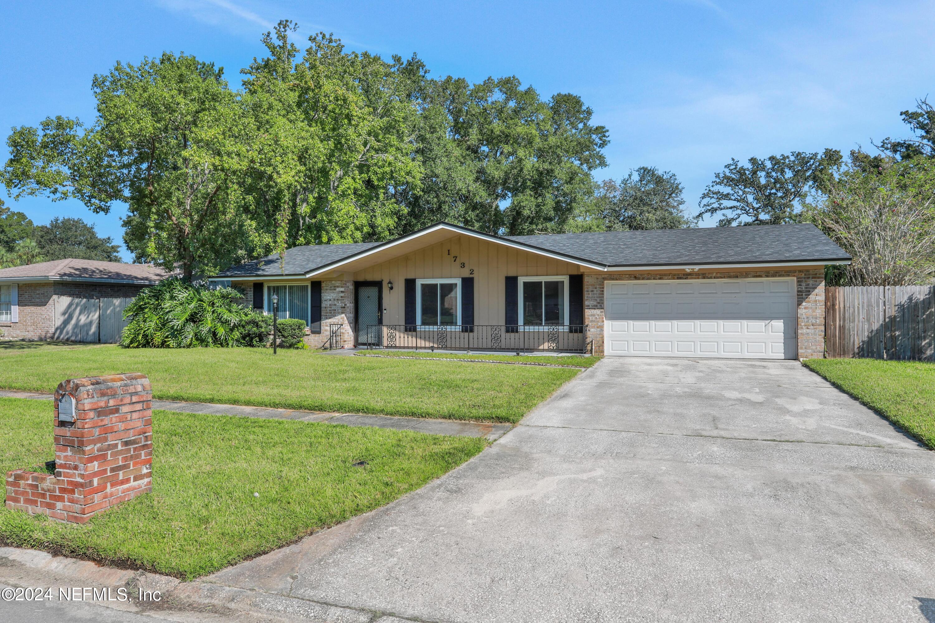 Poplar Dr, Orange Park, FL 32073
