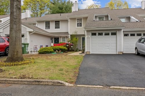 8 Tall Oaks Ct, Parlin, NJ, 08859-2165 | Card Image