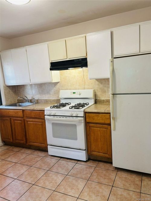 11542 126th St, South Ozone Park, NY, 11420-2651 | Card Image