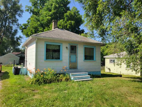 1452 Norton St, Burton, MI, 48529-1264 | Card Image
