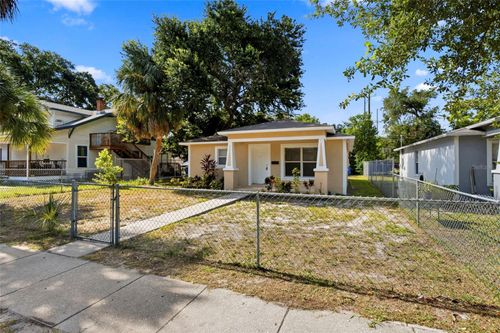 980 13th Ave S, ST PETERSBURG, FL, 33705-2315 | Card Image