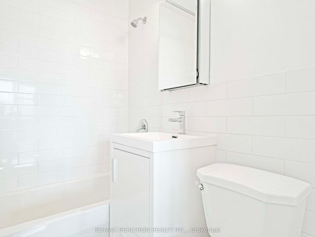 410 - 1545 Bathurst St, Condo with 1 bedrooms, 1 bathrooms and null parking in Toronto ON | Image 6