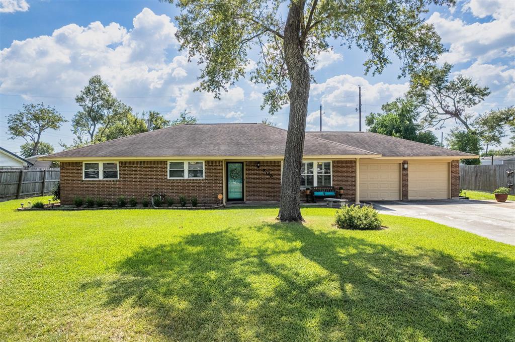 Staples Dr, Baytown, TX 77523