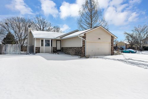 2310 S Fieldcrest St, Wichita, KS, 67209-3246 | Card Image