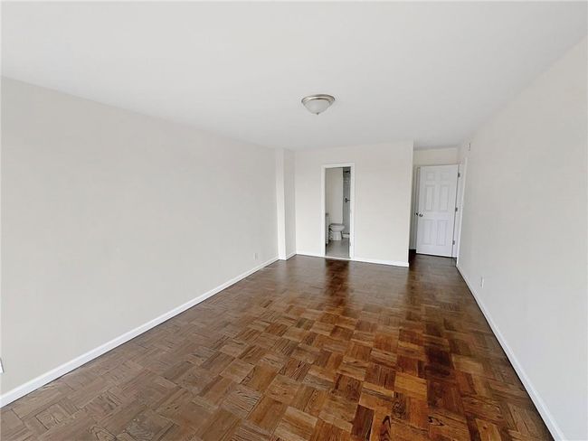 APT-8E - 166 Powells Cove Blvd, Home with 2 bedrooms, 2 bathrooms and null parking in Whitestone NY | Image 12