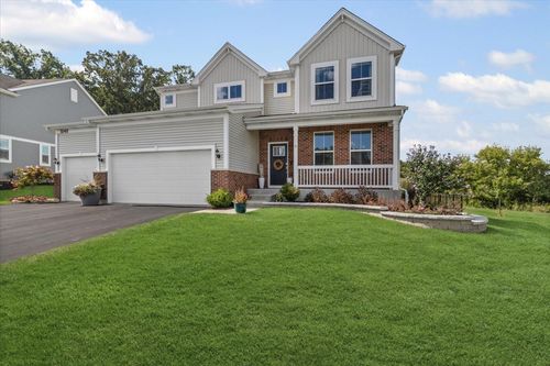 1045 Sugar Maple Dr, Crystal Lake, IL, 60012-3804 | Card Image