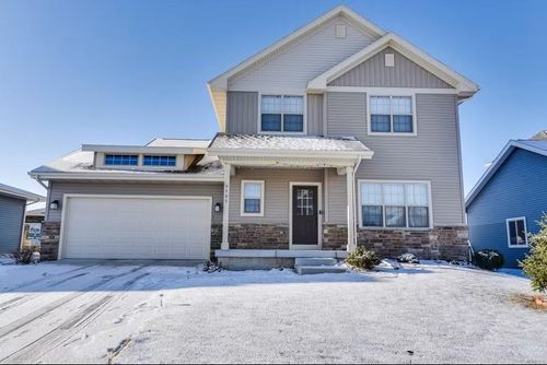 9905 Autumn Breeze Rd, Middleton, WI, 53562-9104 | Card Image
