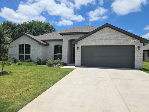 905 Mcanear St, Cleburne, TX, 76033-5272 | Card Image