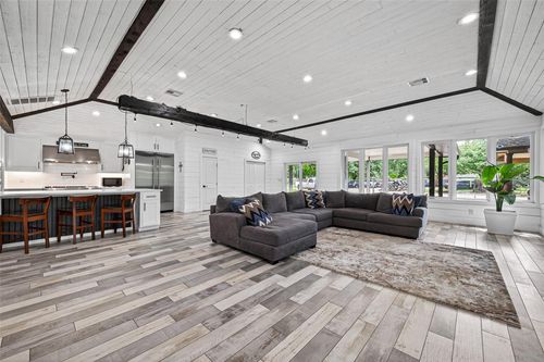 323 E Palm St, Fresno, TX, 77545-7907 | Card Image