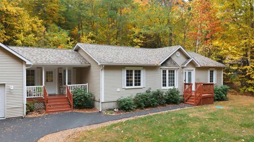 109 Chestnut Dr, Gilford, NH, 03249-7418 | Card Image
