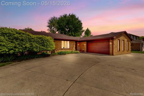 38324 Santa Anna St, Clinton Township, MI, 48036-1795 | Card Image