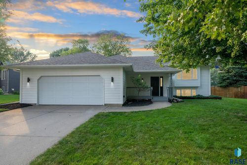 1000 E Maywood St, Brandon, SD, 57005-1047 | Card Image
