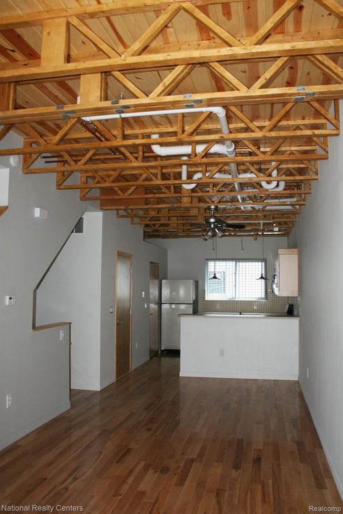 509 S Crooks Rd, Clawson, MI, 48017-1816 | Card Image