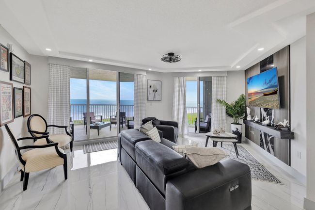 APT-9-3 - 5051 N Highway A1a, Condo with 3 bedrooms, 2 bathrooms and null parking in Hutchinson Island FL | Image 10
