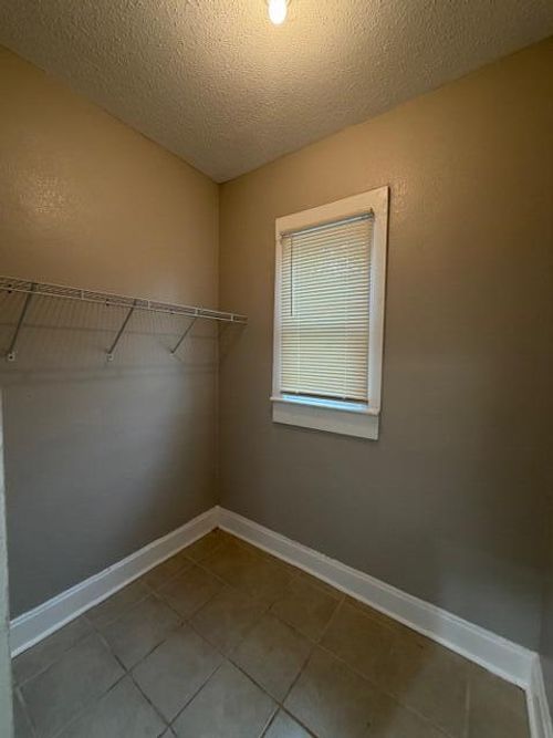 906 N Kansas Expy, Springfield, MO, 65802-1616 | Card Image
