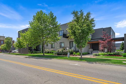 104-110 Central Ave, Holland, MI, 49423-2807 | Card Image