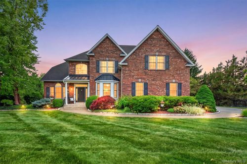 5 Spy Glass Hl, East Fishkill, NY, 12533-6273 | Card Image
