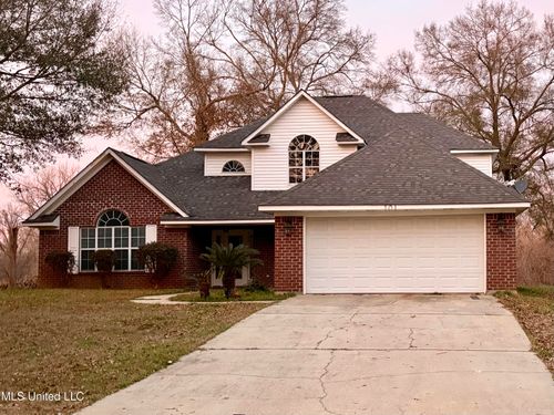 101 Thistledown Dr, Natchez, MS, 39120-5290 | Card Image