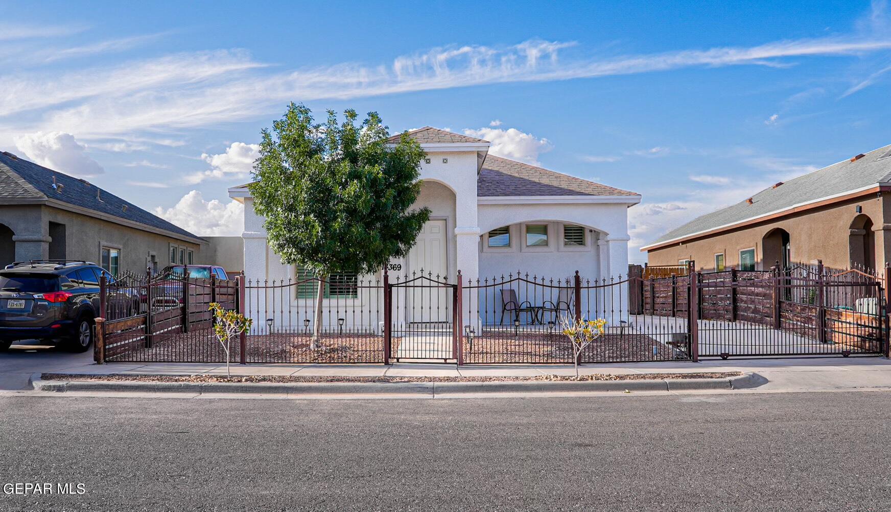Chris Zingo Ln, El Paso, TX 79928