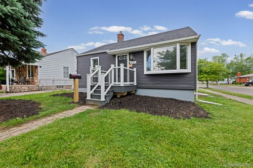1204 8th St, Wyandotte, MI, 48192-3304 | Card Image
