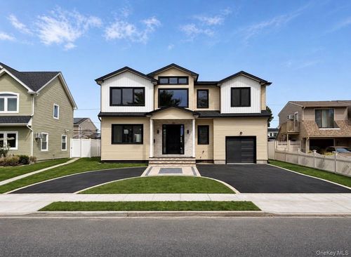53 Blackbird Ln, Levittown, NY, 11756-2136 | Card Image