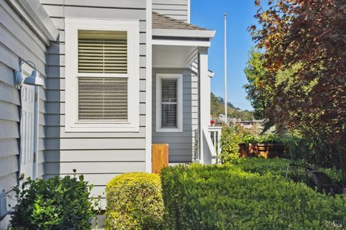 15 Crystal Creek Ct, Larkspur, CA, 94939-1492 | Card Image