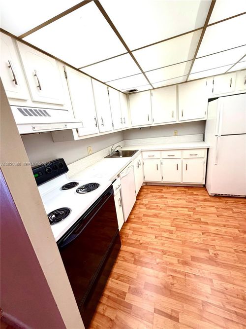 5-4d-501 E Dania Beach Blvd, Dania Beach, FL, 33004-3047 | Card Image