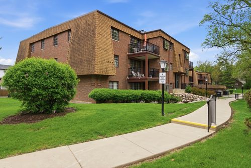 304-385 Duane St, Glen Ellyn, IL, 60137-4388 | Card Image