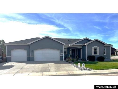 1206 Estes Ln, Gillette, WY, 82716-2982 | Card Image