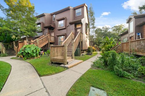 813 Davis Rd, League City, TX, 77573-2824 | Card Image