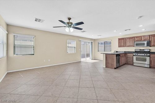 5732 Rose Tiara Dr, Las Vegas, NV, 89139-6960 | Card Image