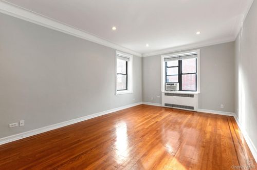 6e-25-40 31st Ave, Astoria, NY, 11106-3612 | Card Image