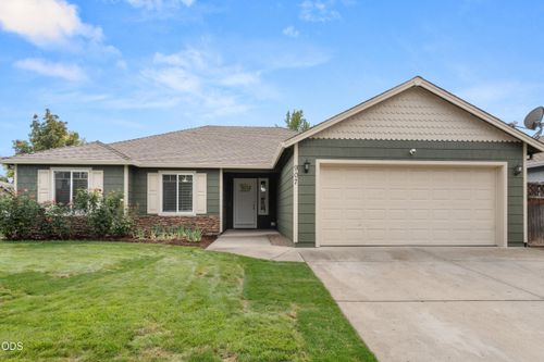 907 Worchester Dr, Medford, OR, 97501-2615 | Card Image
