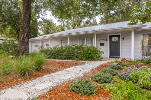 8024 W Hiawatha St, TAMPA, FL, 33615-2906 | Card Image