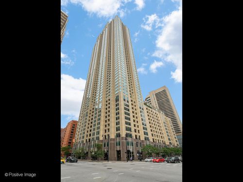 57g-33 W Ontario St, Chicago, IL, 60654-7776 | Card Image