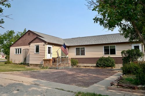 35 4th St S, Sunburst, MT, 59482 | Card Image