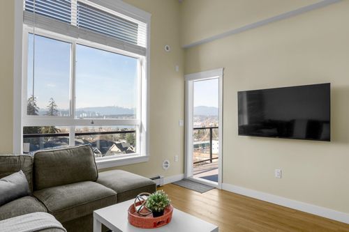 612-11077 Ravine Rd, Surrey, BC, V3T0R7 | Card Image