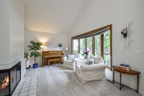 2674 Carriage Way, Aurora, IL, 60504-5240 | Card Image