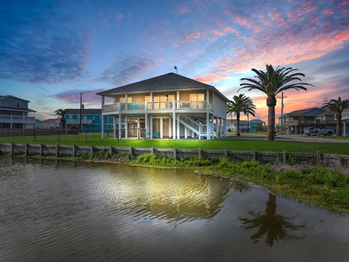 2946 Laguna Dr, Crystal Beach, TX, 77650 | Card Image