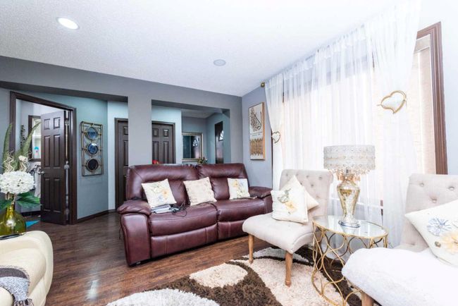 222 Saddlebrook Way Ne, Home with 5 bedrooms, 3 bathrooms and 2 parking in Calgary AB | Image 5