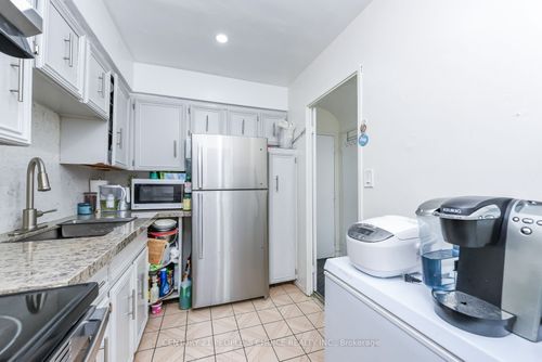 108-10 Eddystone Ave, North York, ON, M3N2T2 | Card Image