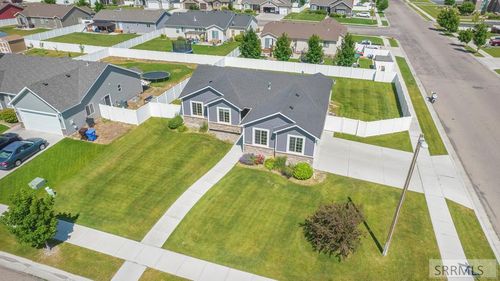 2698 N Woodbine Rd, Idaho Falls, ID, 83401-6452 | Card Image