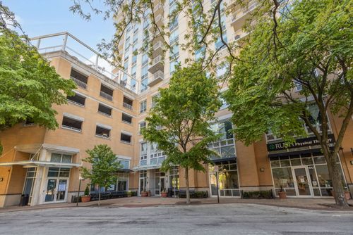 302-1640 Maple Ave, Evanston, IL, 60201-3673 | Card Image