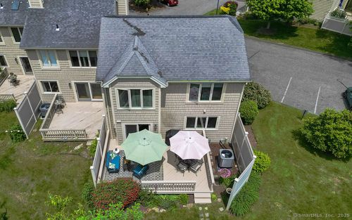 35-186-12 Boulevard Dr, Danbury, CT, 06810-7241 | Card Image