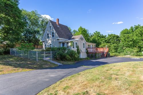 260 King Philip St, Raynham, MA, 02767-1426 | Card Image