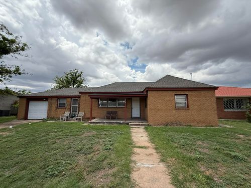 1211 Main Ave, Ralls, TX, 79357-3711 | Card Image