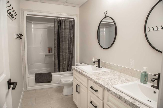 19125 Township Road 1104, House other with 5 bedrooms, 3 bathrooms and 10 parking in High Level AB | Image 33