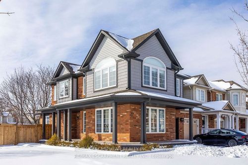 2440 Wooden Hill Cir, Oakville, ON, L6M4E3 | Card Image