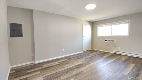 apt-a4-1670 E Woodward Heights Blvd, Hazel Park, MI, 48030-1635 | Card Image